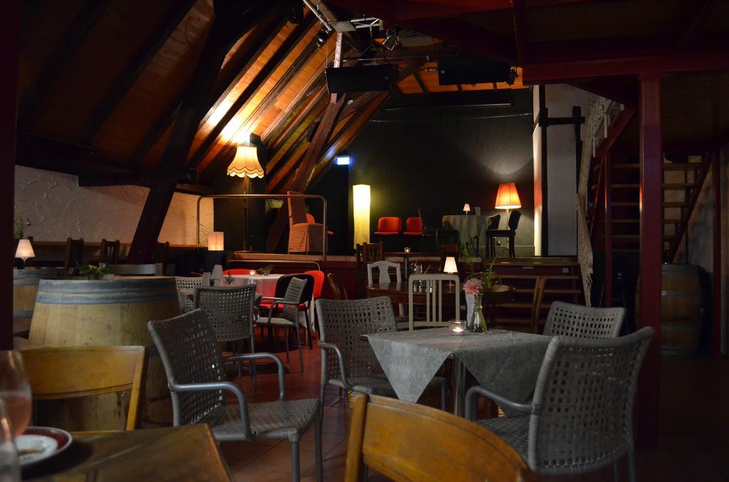 Hotel "Cafe Verkehrt" - Wellcome Motorbiker, Berufsleute Und Reisende Im Schwarzwald Oberhof  외부 사진